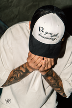 Lade das Bild in den Galerie-Viewer, W&amp;B CAP

